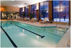 holiday.inn.swimming.pool